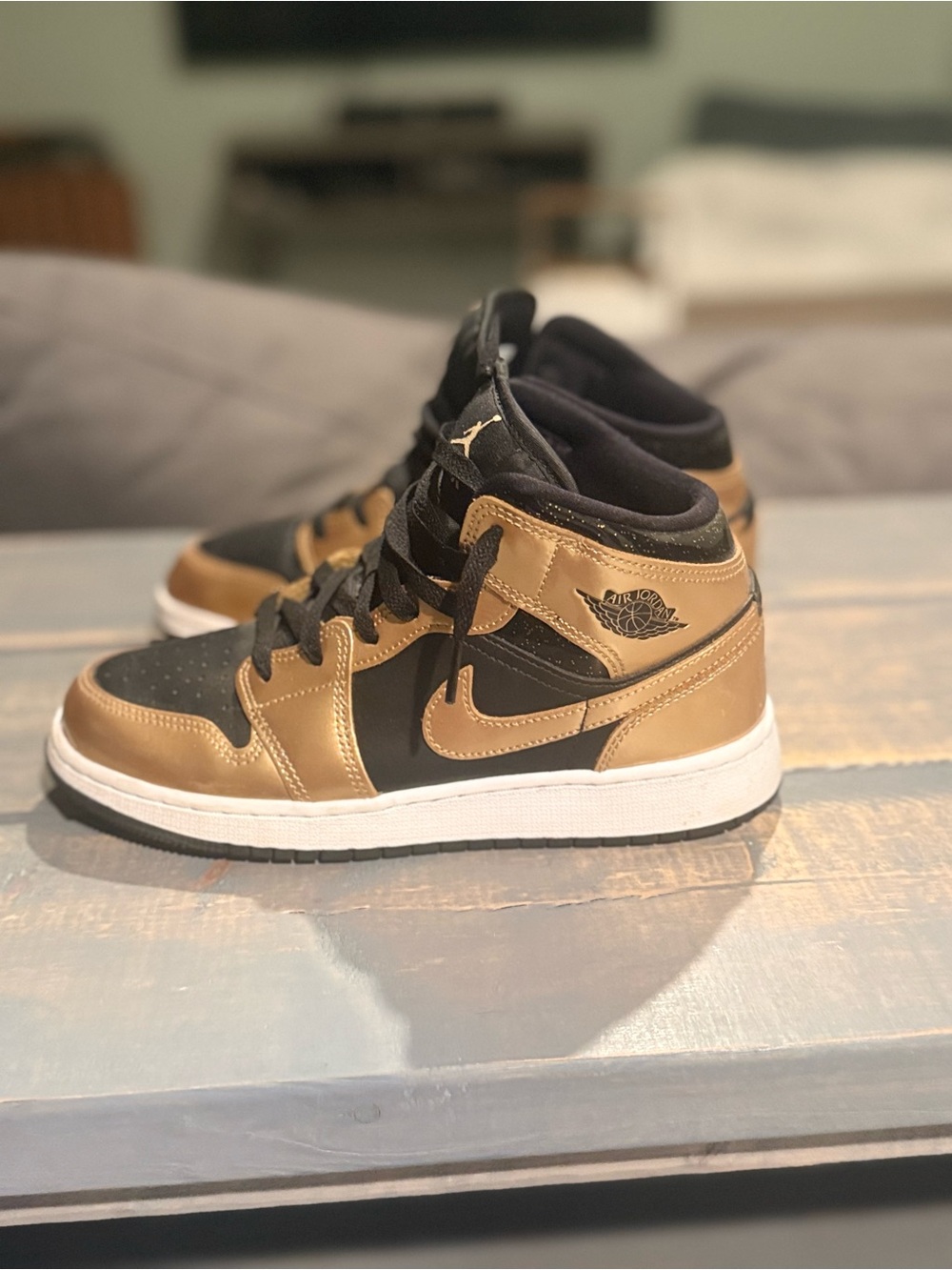 Air Jordan 1 High Gold/Black 5.5Y
